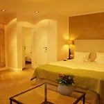 Galerie מלון 3*
