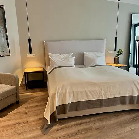 Galerie מלון 3*